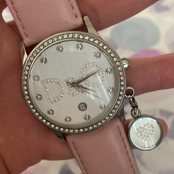 Dolce & Gabbana Gloria Watch in Pink Leather - Picture 5 of 6